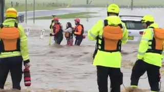 অস্ট্রেলিয়ায় বন্যার ঘটনায় উদ্ধার করা হয়েছে কয়েকশ’ মানুষ